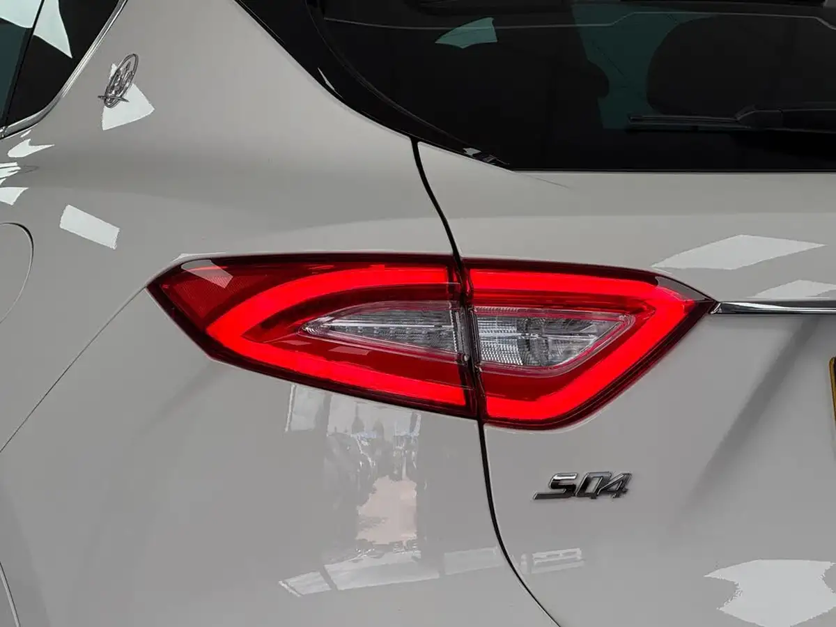 2018-maserati-levante-30-s-gransport-nerissimo-pack-ss-big-52