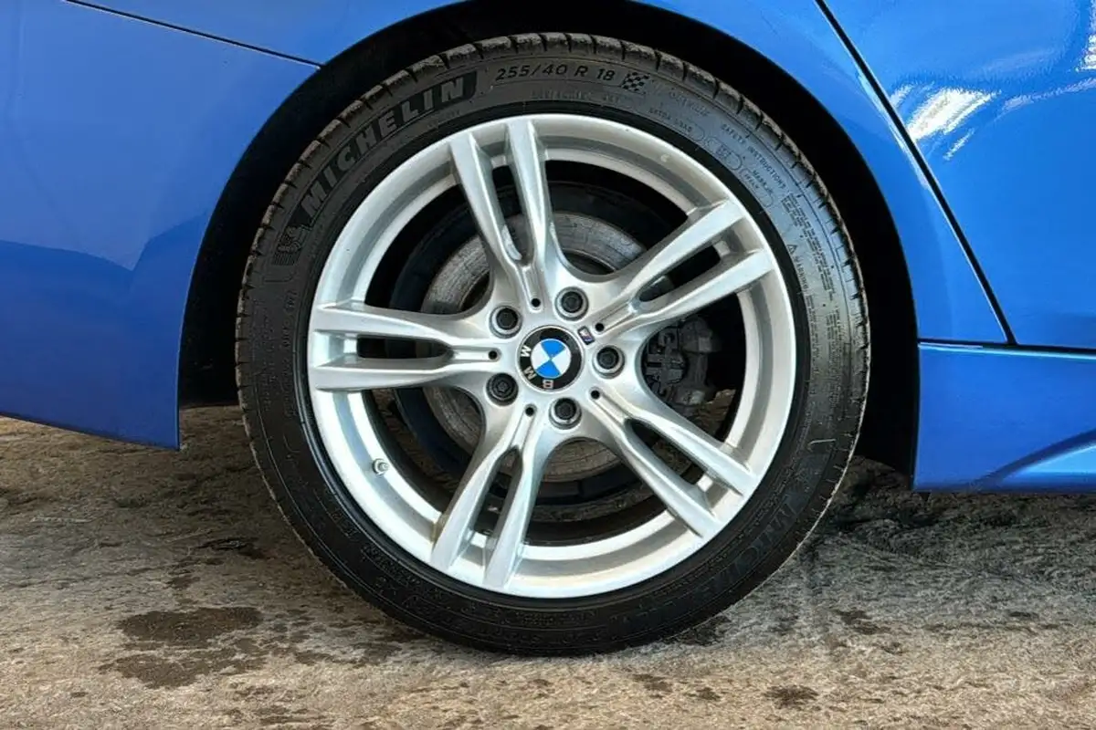 2018-bmw-3-series-20-330e-m-sport-big-12