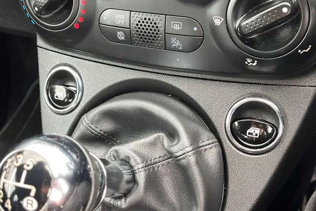 2019-fiat-500-12-sport-big-15