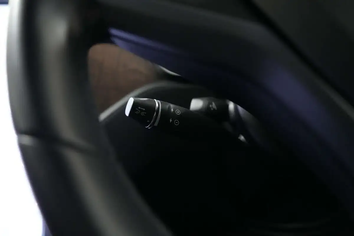 2018-tesla-model-s-e-75d-big-43