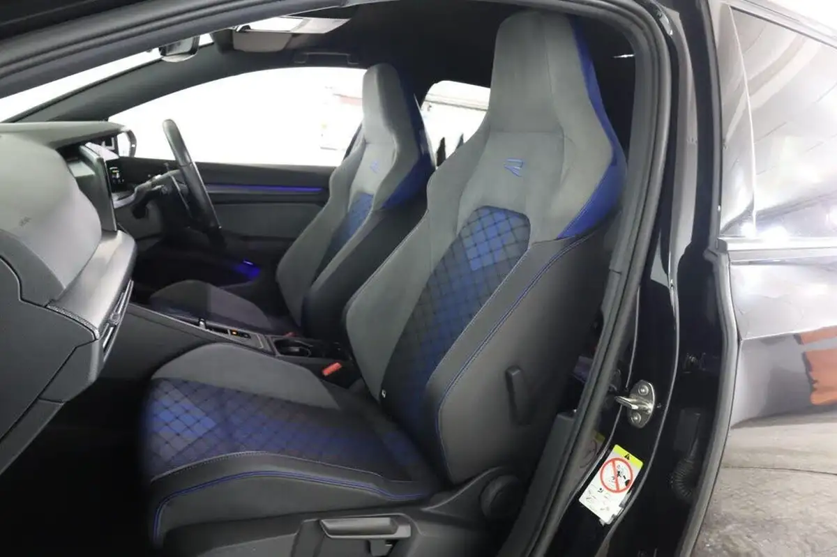 2021-volkswagen-golf-20-tsi-r-hatchback-big-53