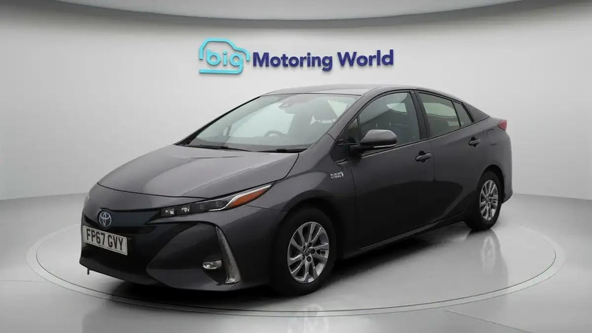 2017-toyota-prius-18-vvt-i-excel-plug-in-big-2