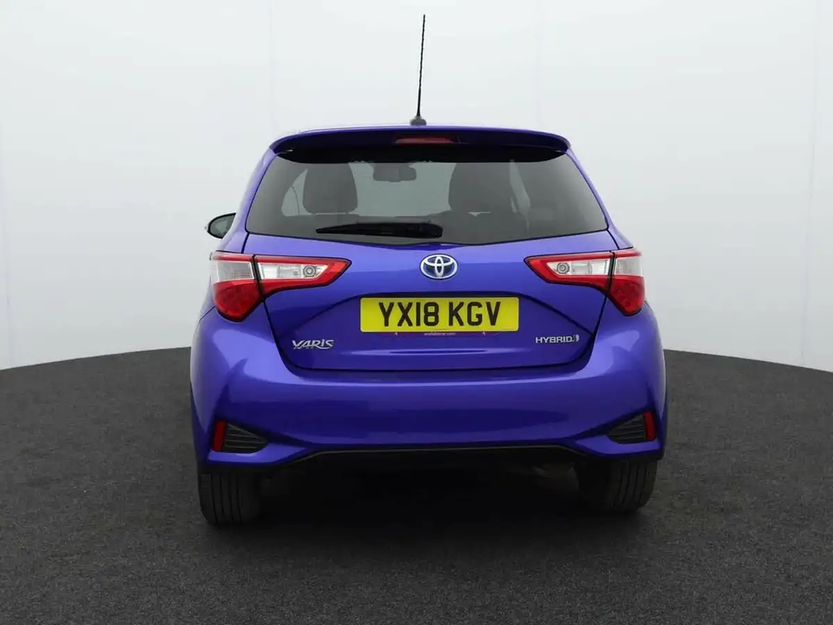 2018-toyota-yaris-15-vvt-i-excel-hybrid-15in-alloys-big-2