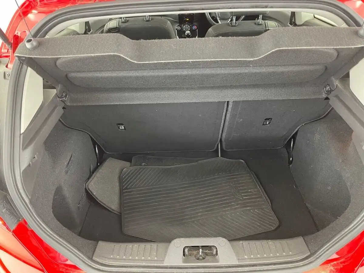 2017-ford-fiesta-125-zetec-3d-big-6