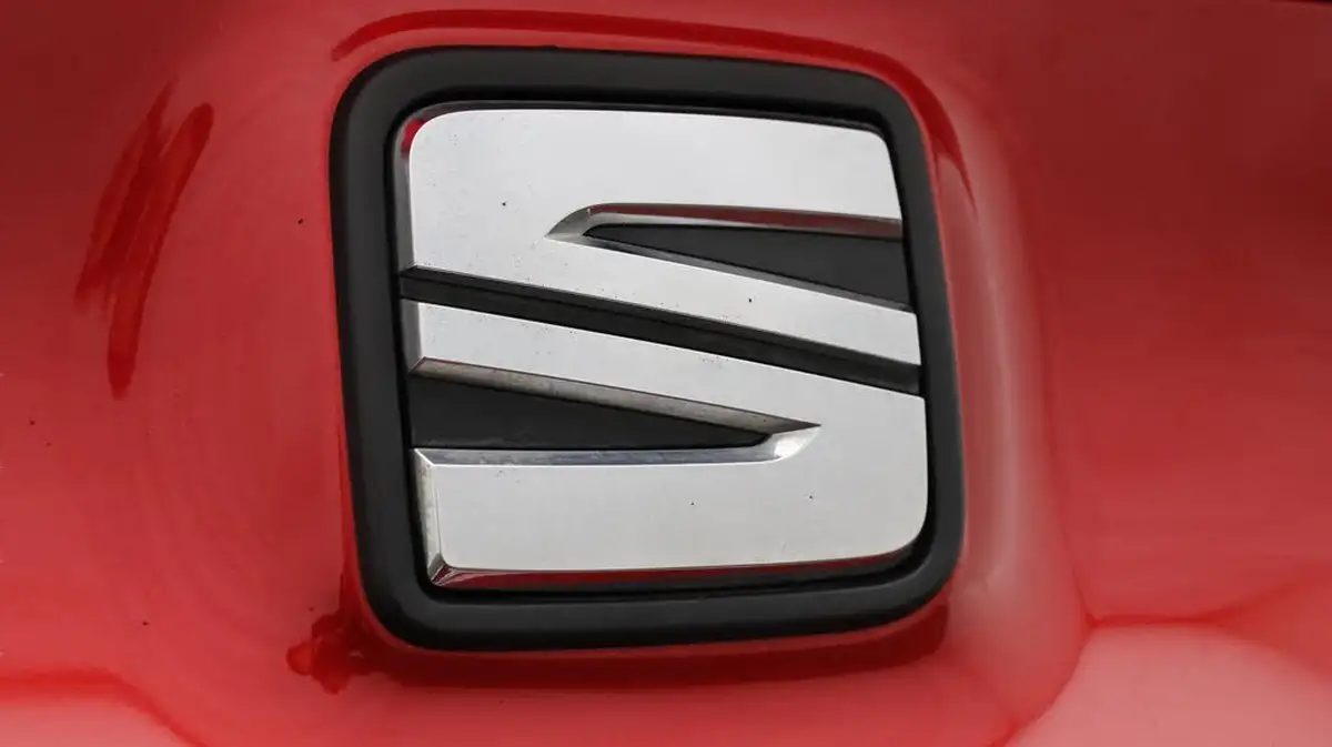 2021-seat-leon-14-e-hybrid-fr-hatchback-big-19