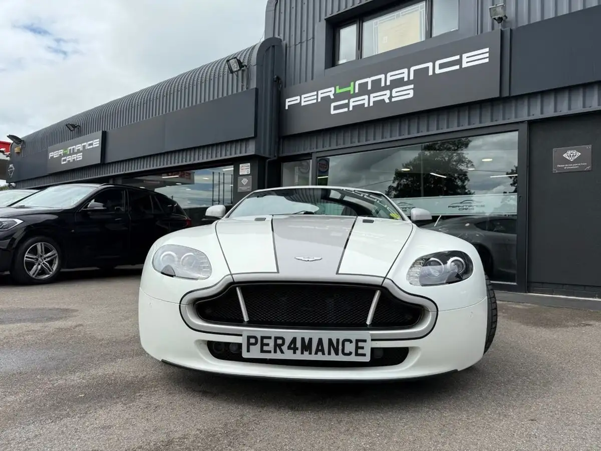 2010-aston-martin-vantage-47-coupe-sportshift-big-9