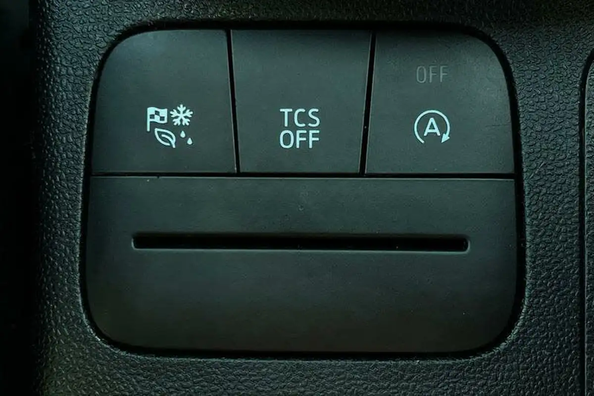 2023-ford-fiesta-10t-active-125ps-hybrid-mhev-powershift-big-35