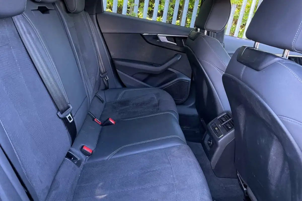 2022-audi-a4-avant-20-40-tdi-black-edition-big-21