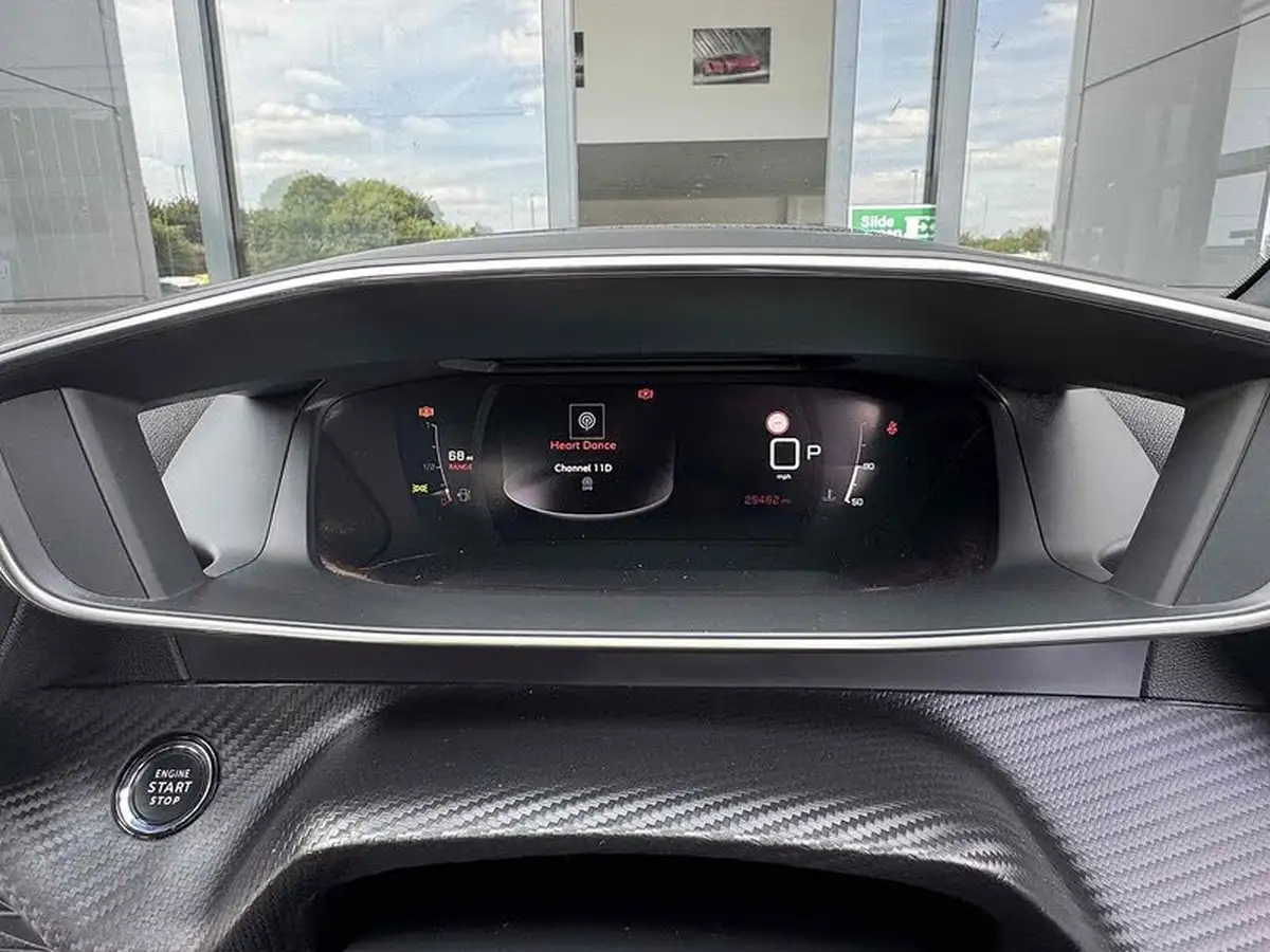 2020-peugeot-2008-suv-12-puretech-gt-line-eat8-big-29