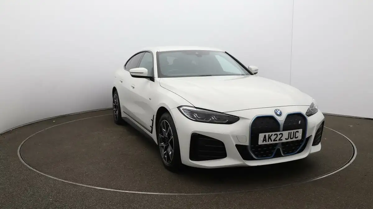 2022-bmw-i4-e-edrive40-m-sport-big-36