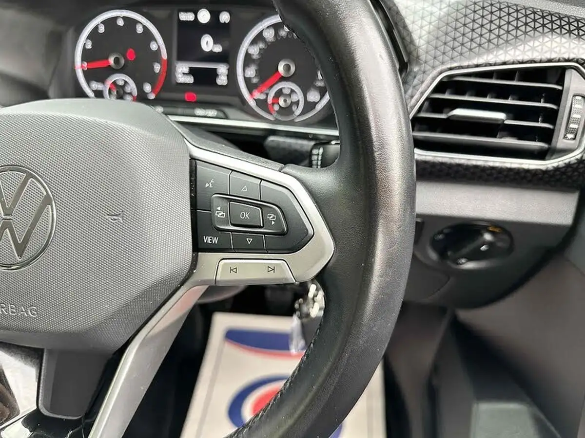 2022-volkswagen-t-cross-10-tsi-sel-big-39