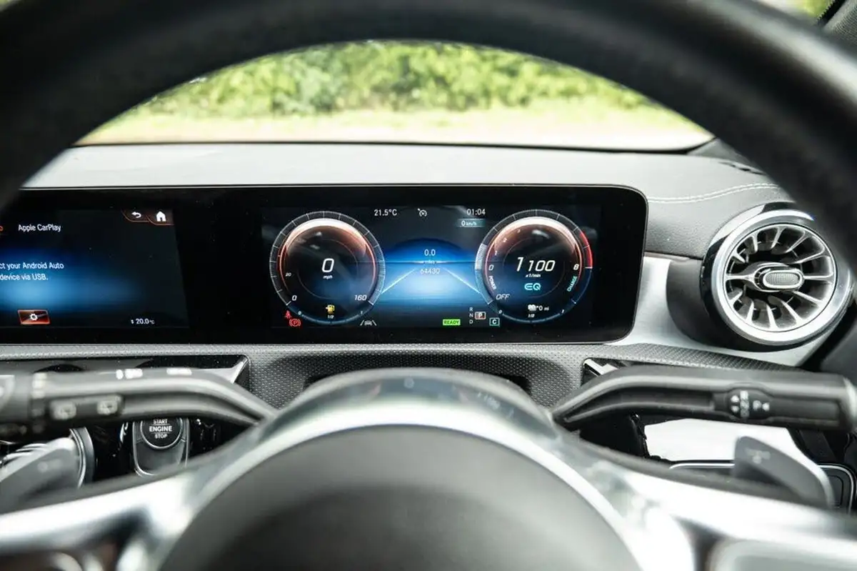 2022-mercedes-benz-cla-big-12