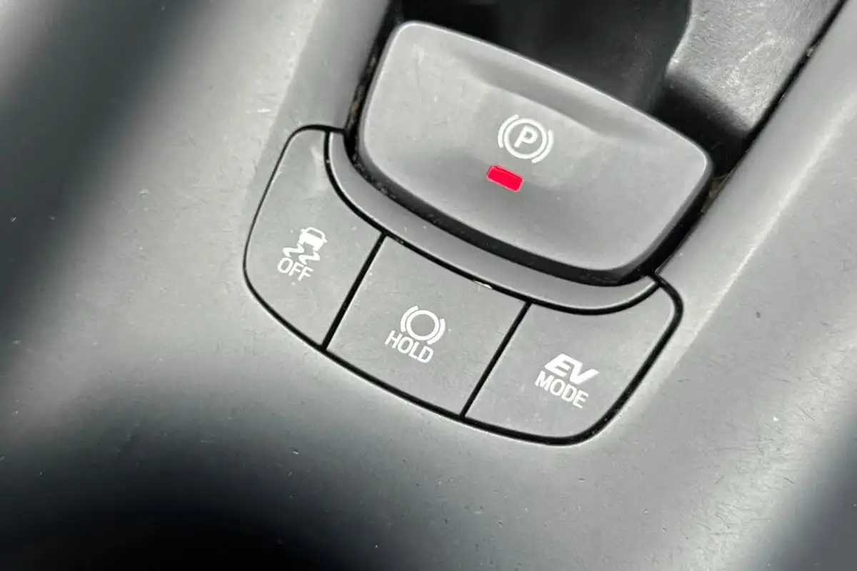 2021-toyota-c-hr-18-vvt-i-icon-big-40