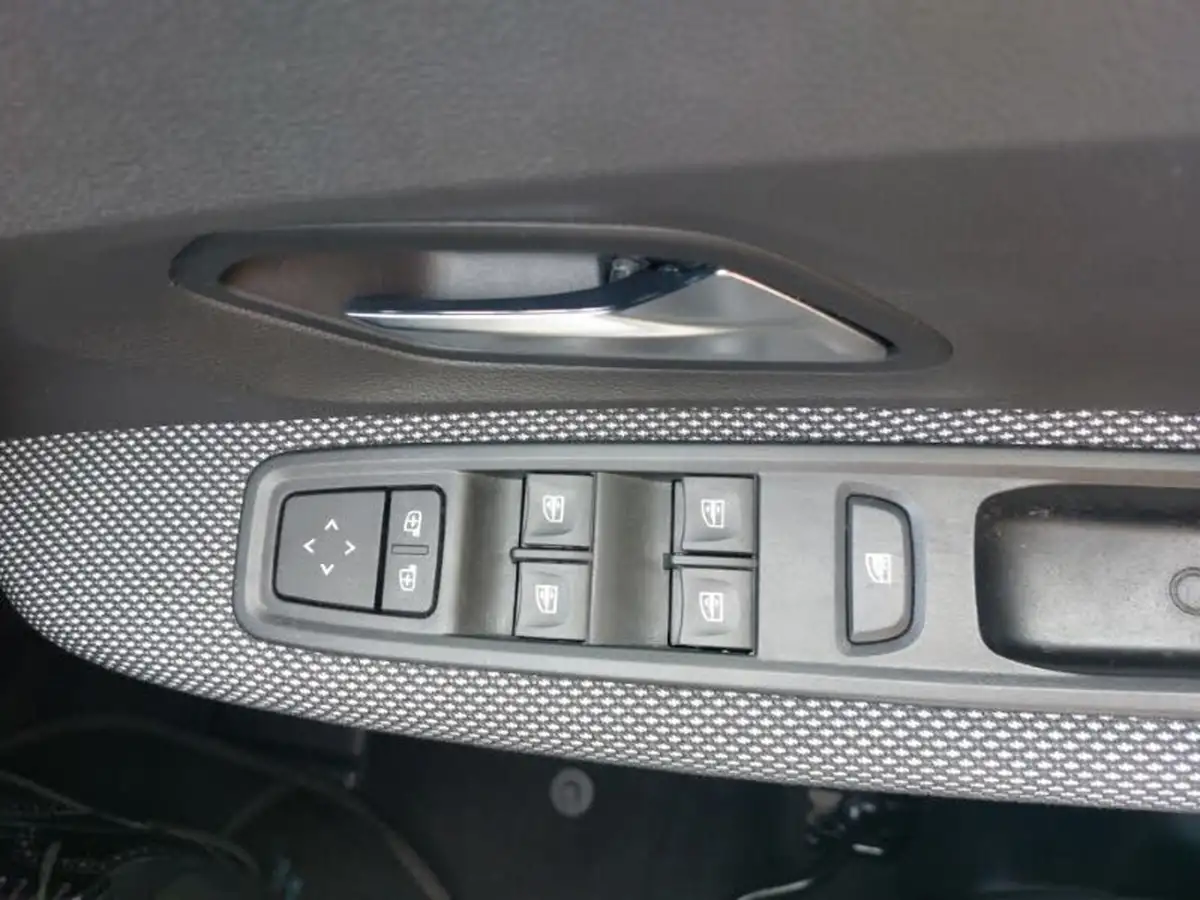2022-dacia-sandero-stepway-10-tce-comfort-90bhp-auto-big-12