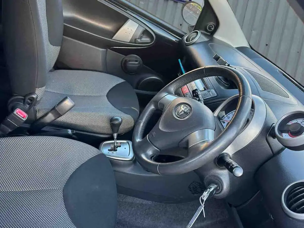 2013-toyota-aygo-10-aygo-fire-5d-mm-big-17
