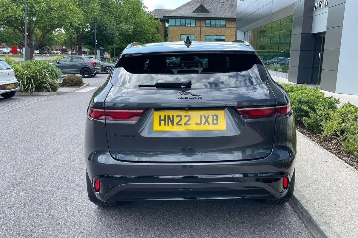 2022-jaguar-f-pace-20-p250-r-dynamic-black-big-11