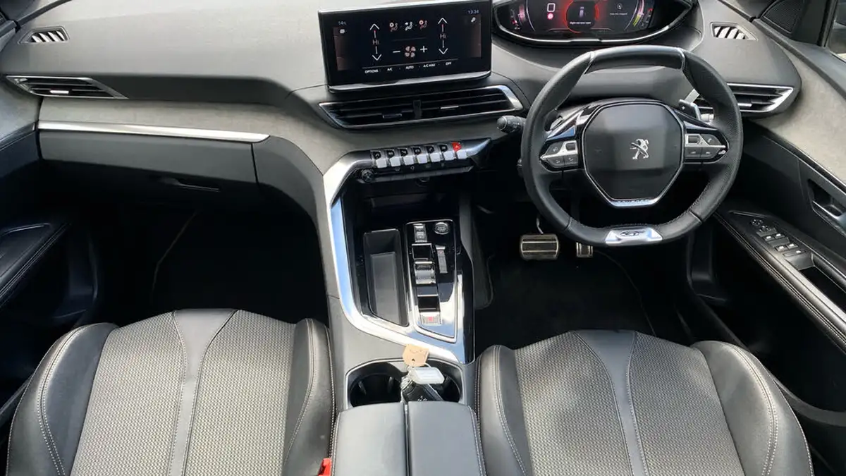 2024-peugeot-3008-suv-12-puretech-gt-136ps-hybrid-e-dsc6-big-3