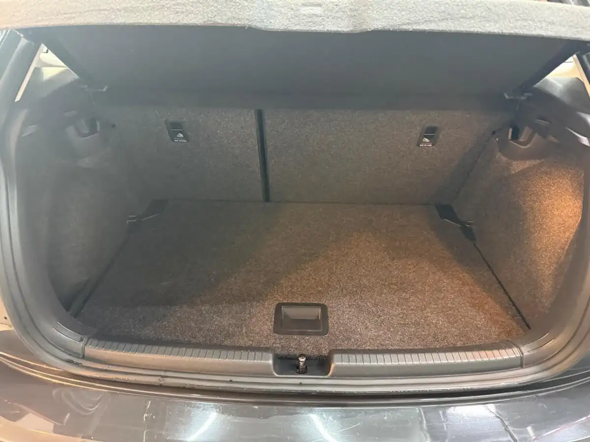 2018-volkswagen-polo-10-se-65ps-big-34