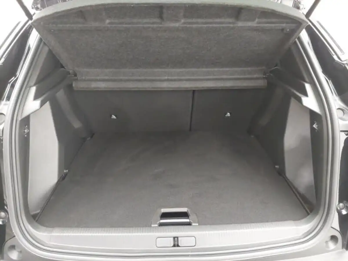 2024-peugeot-2008-suv-12-puretech-gt-130ps-eat8-big-7