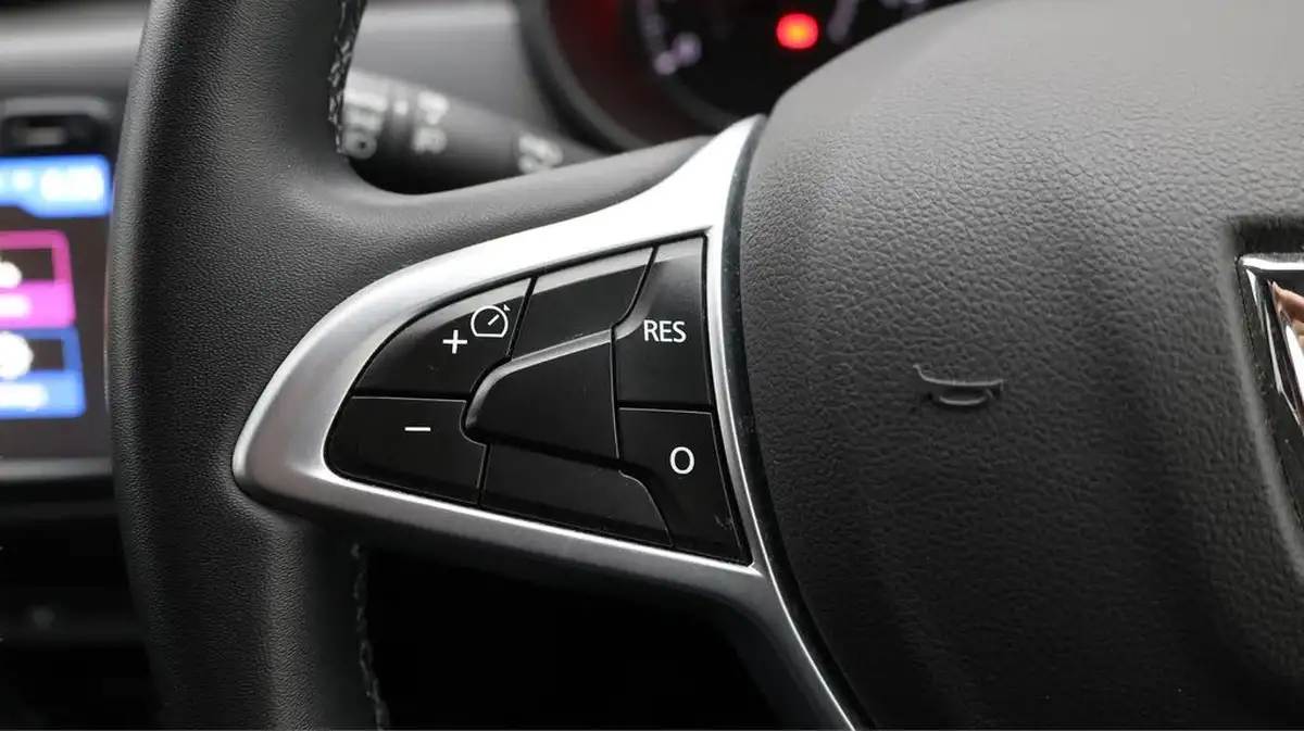 2020-dacia-duster-10-tce-comfort-100bhp-ss-big-24