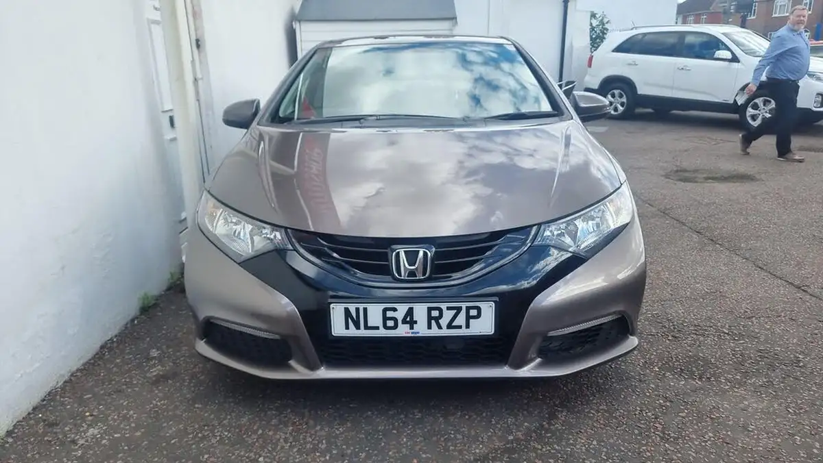 2014-honda-civic-16td-s-hatchback-big-22