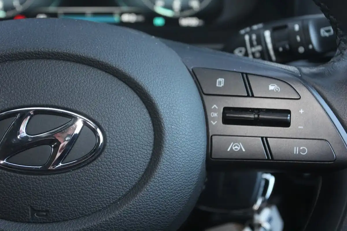 2021-hyundai-i20-10-t-gdi-premium-eclutch-imt-big-21