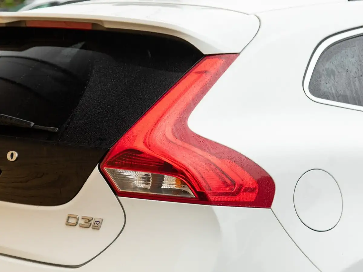 2018-volvo-v40-20td-d3-r-design-pro-big-8