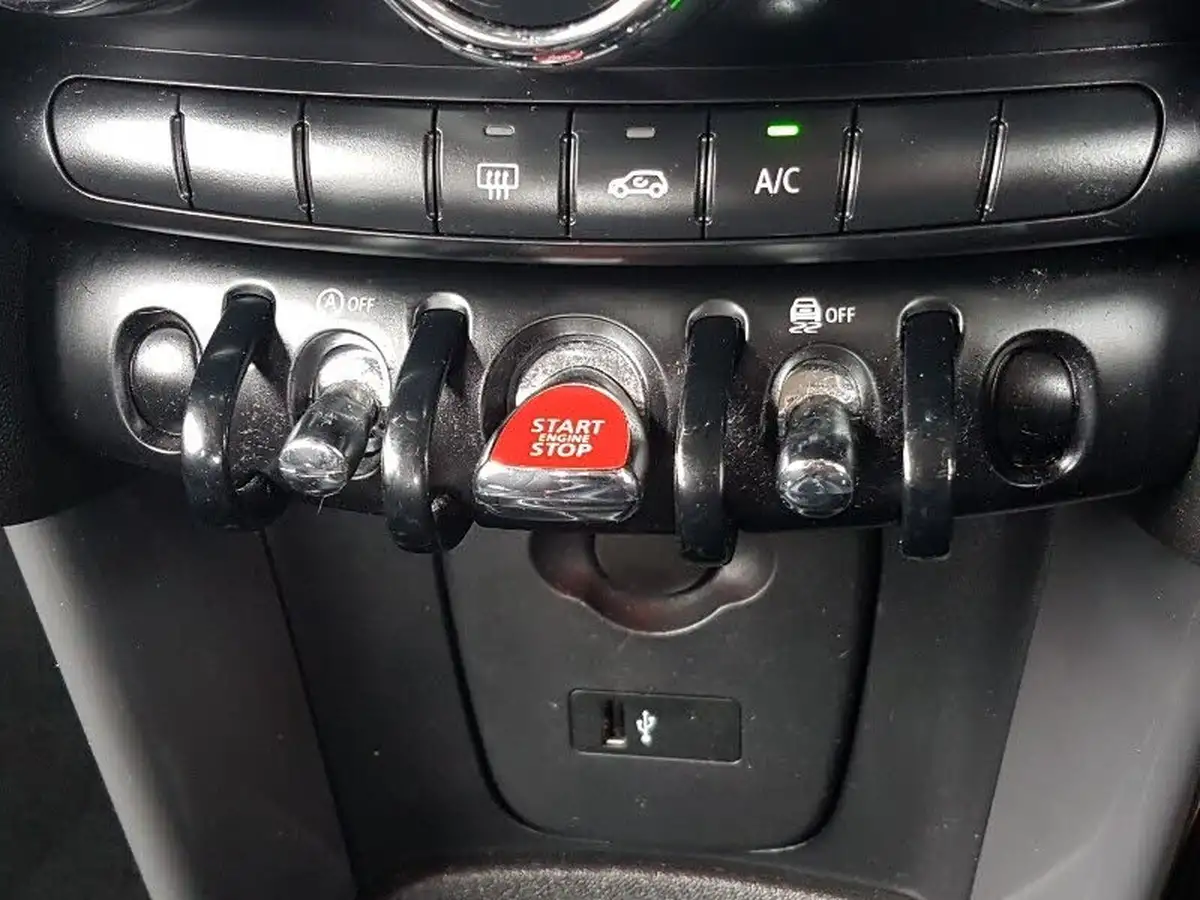 2019-mini-cooper-15-cooper-classic-hatchback-3d-big-14