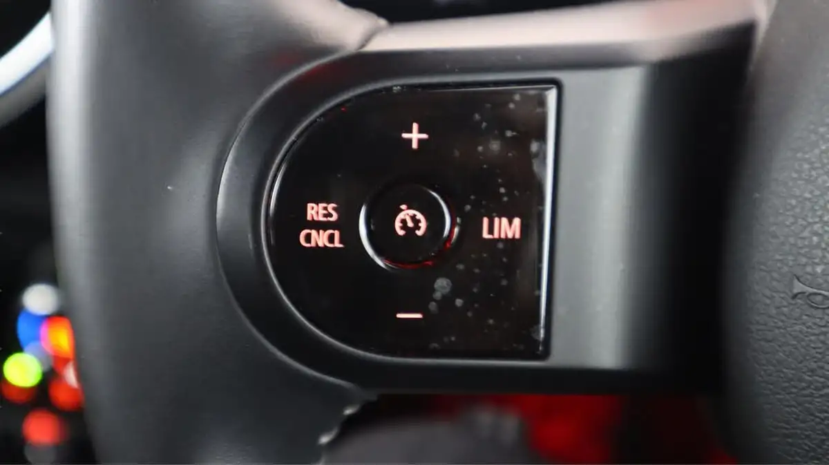 2021-mini-clubman-15-cooper-exclusive-auto-big-23