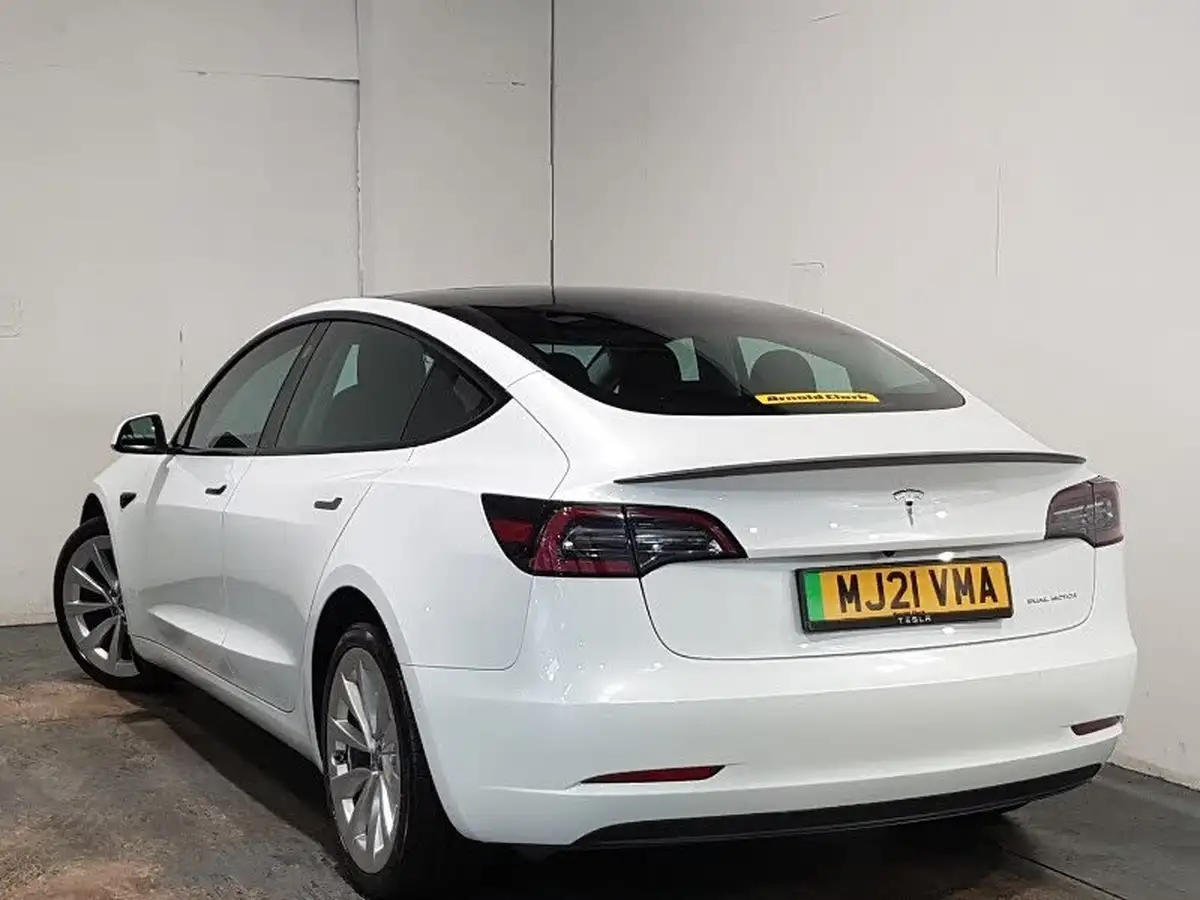 2021-tesla-model-3-e-long-range-4x4-big-1