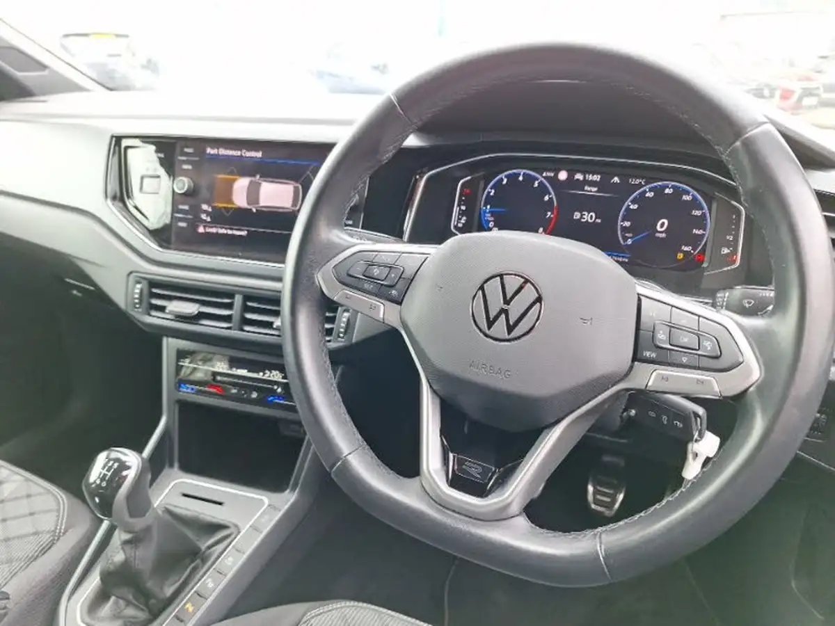 2022-volkswagen-taigo-10-tsi-r-line-big-12