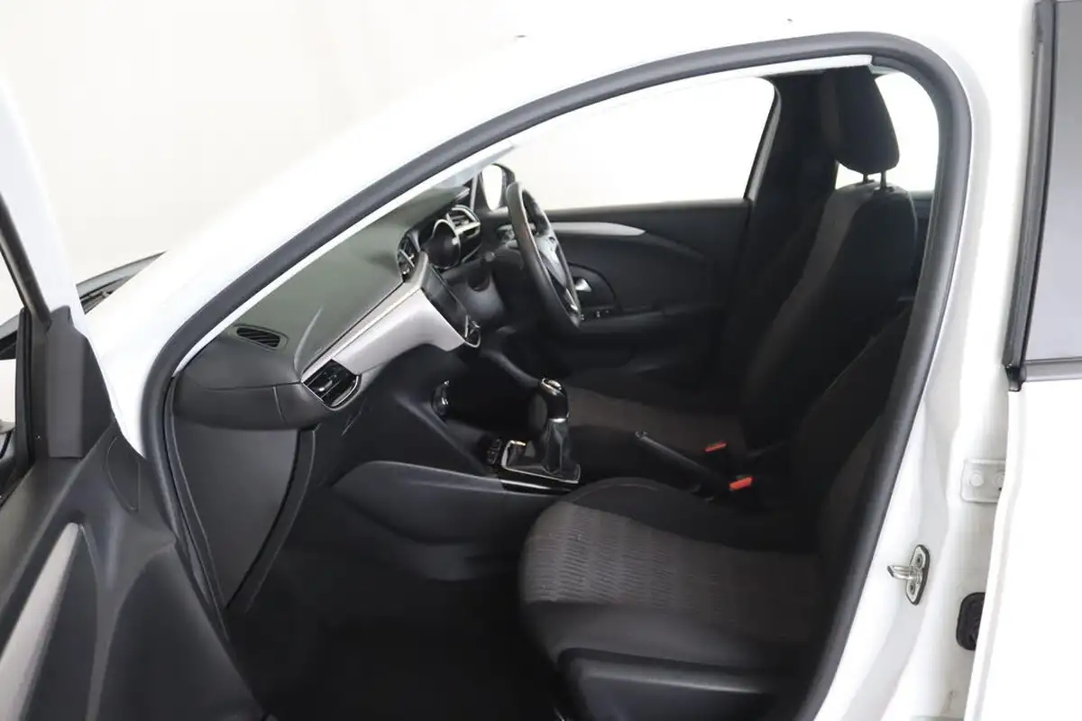 2023-vauxhall-corsa-12i-design-big-8