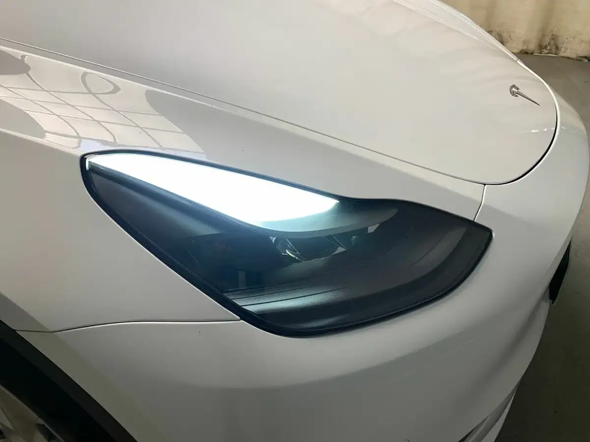 2022-tesla-model-y-e-long-range-big-30