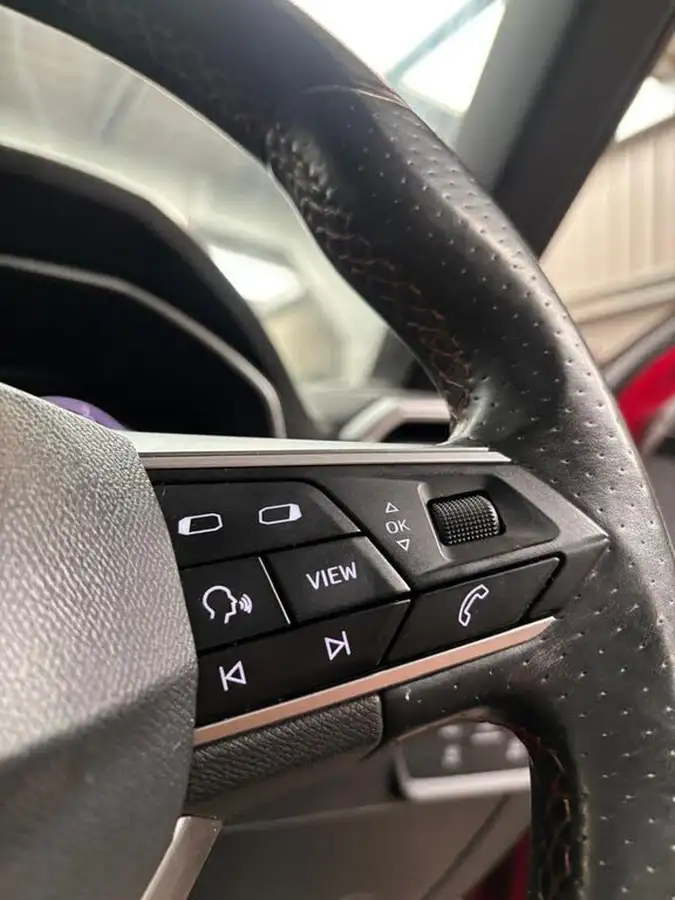 2020-seat-leon-15-etsi-fr-first-edition-hatchback-big-15