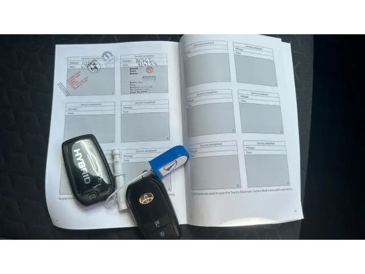 2022-toyota-yaris-15-vvt-i-design-panoramic-roof-big-41