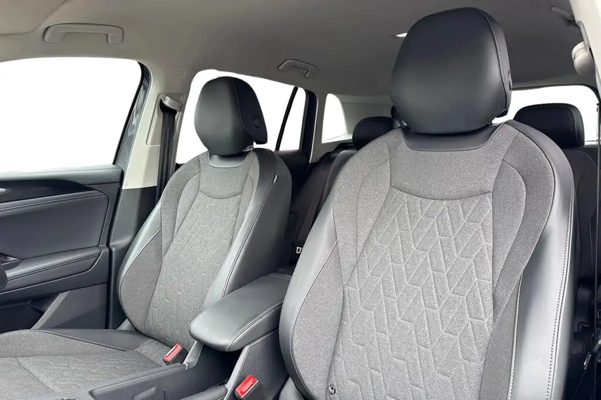 2024-volkswagen-tiguan-15-tsi-match-big-15