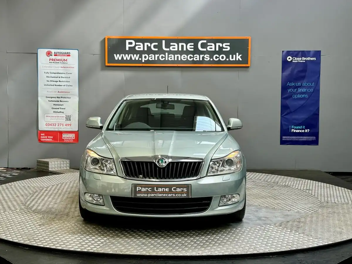 2012-skoda-octavia-14-elegance-124ps-hatchback-dsg-big-7