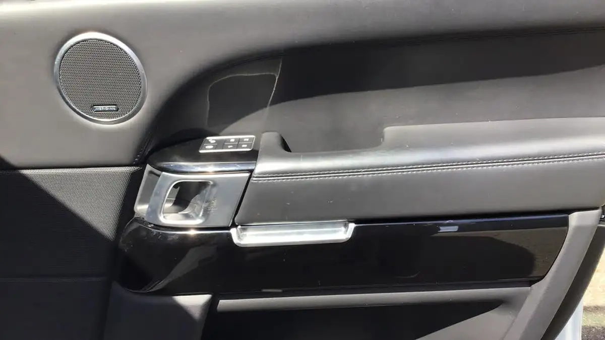 2016-land-rover-range-rover-30tdv6-vogue-se-awd-big-29
