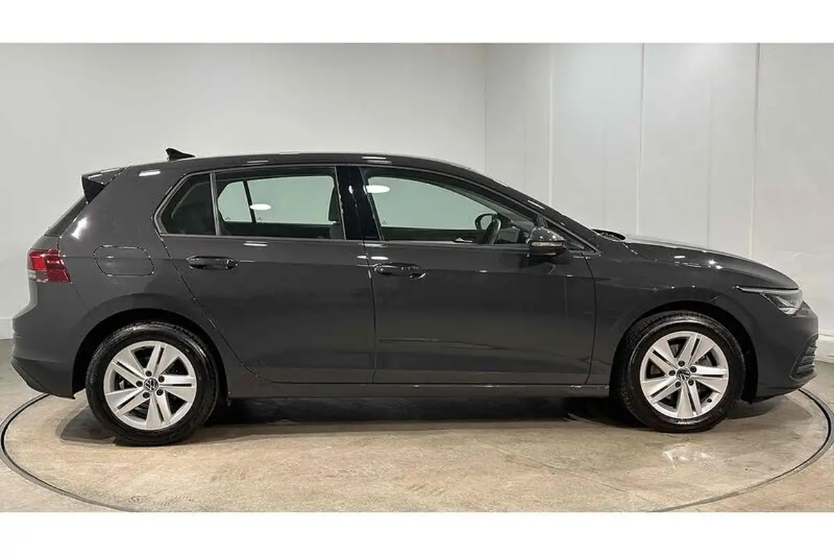 2022-volkswagen-golf-15-etsi-life-150ps-hatchback-big-4