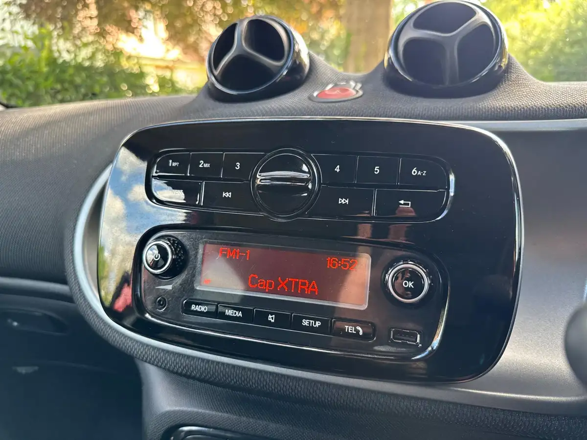 2016-smart-forfour-10-passion-71bhp-ss-big-19