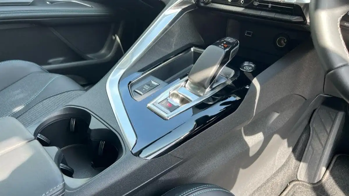 2023-peugeot-3008-suv-16-puretech-allure-premium-225bhp-hybrid-big-9