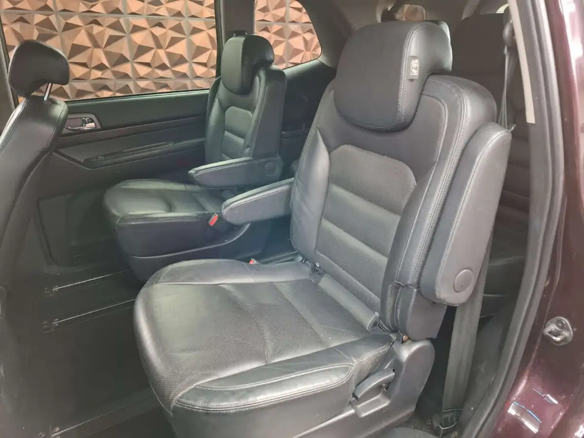 2016-kgm-ssangyong-turismo-22td-ex-big-24