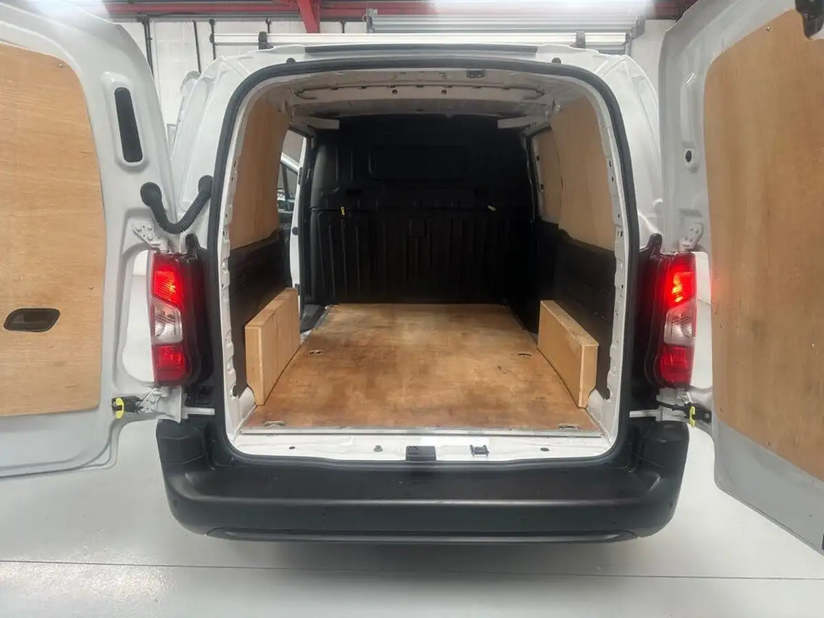 2023-peugeot-partner-15-bluehdi-950-professional-premium-100pseu6d-ss-big-12