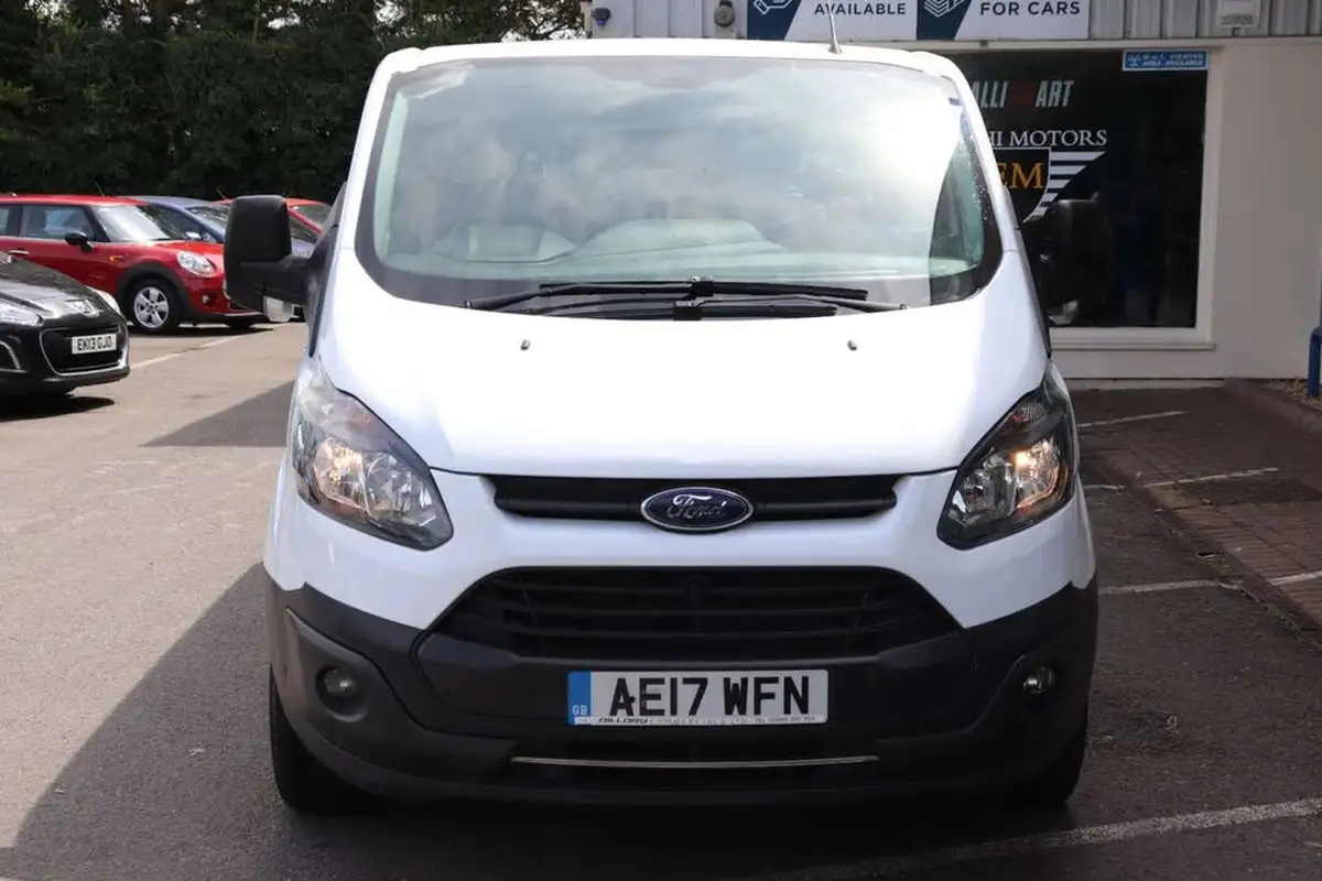 2017-ford-transit-custom-20tdci-290-l2h1-105pseu6-panel-van-big-10