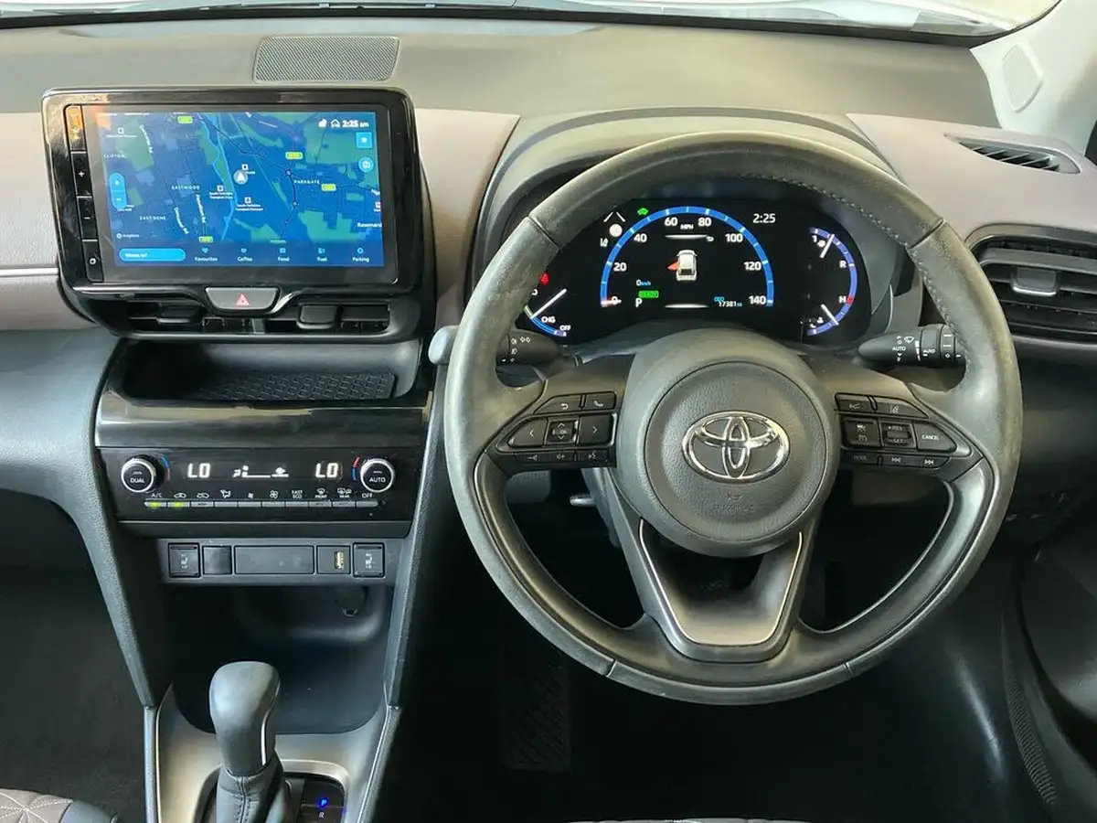 2023-toyota-yaris-cross-15-vvt-i-excel-awd-i-big-14