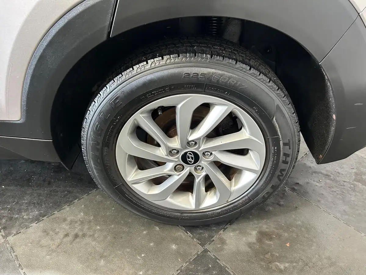 2016-hyundai-tucson-17crdi-blue-drive-se-nav-116ps-big-24