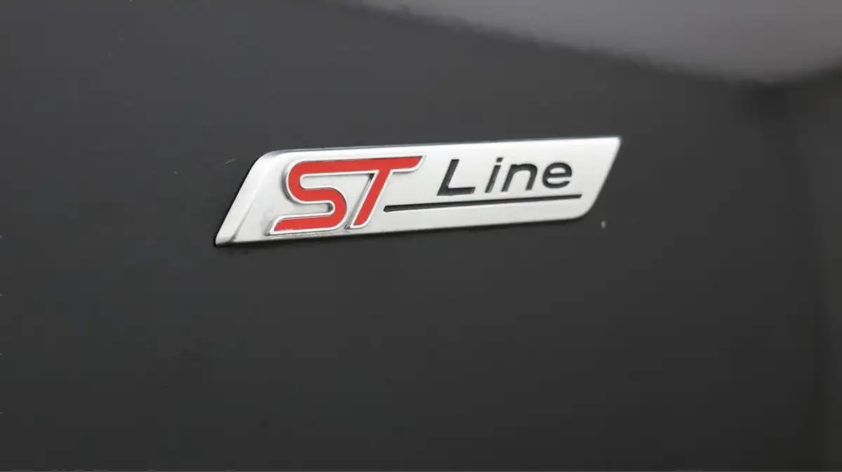 2023-ford-focus-10t-st-line-vignale-125ps-hybrid-mhev-hatchback-powershift-big-20
