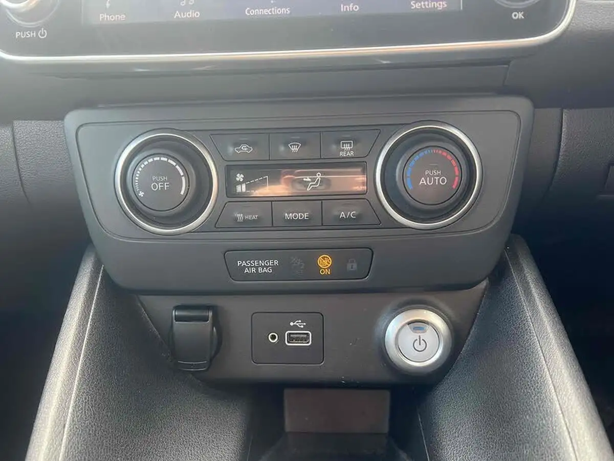 2021-nissan-leaf-e-acenta-big-41