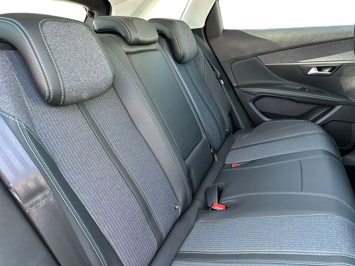 2021-peugeot-3008-suv-16-puretech-allure-premium-300bhp-4wd-hybrid4-big-10