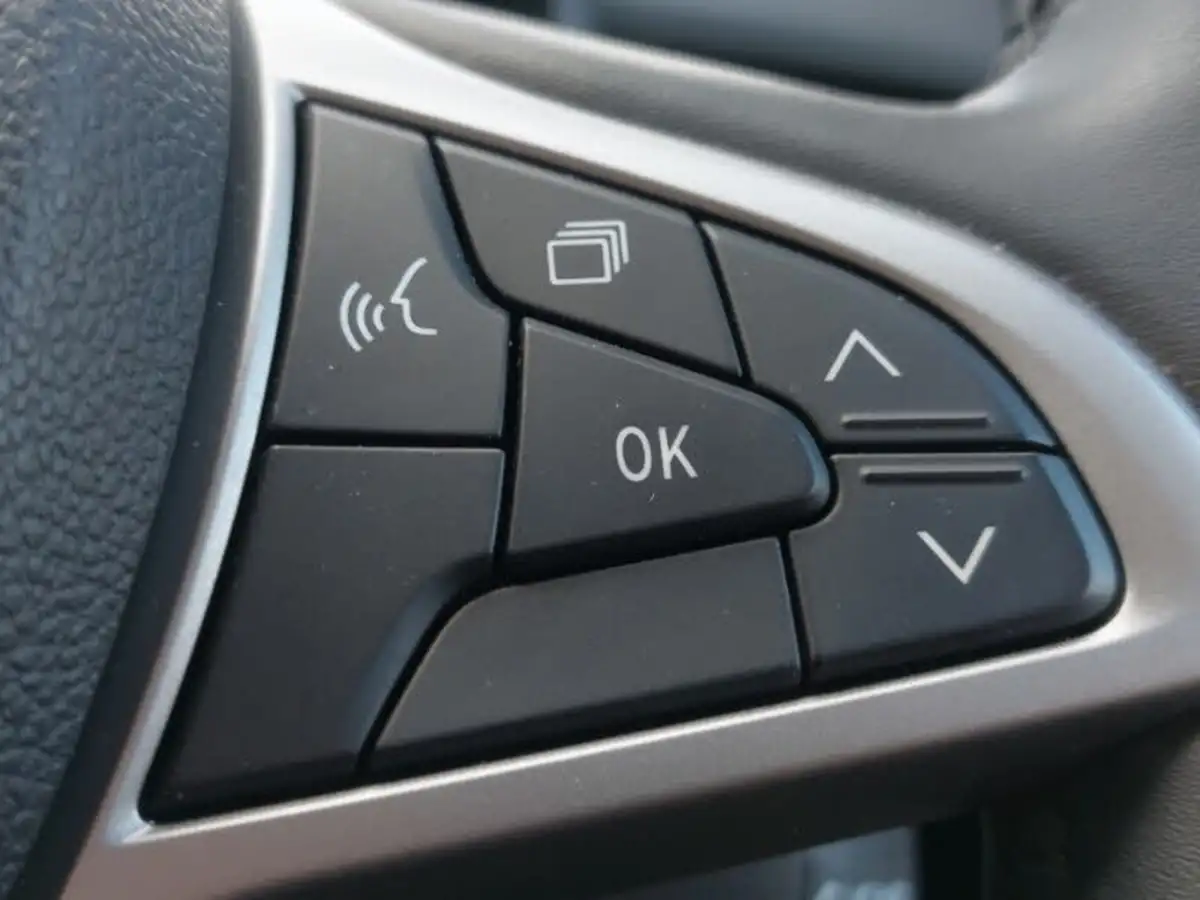 2023-dacia-sandero-stepway-10-tce-essential-90bhp-big-14